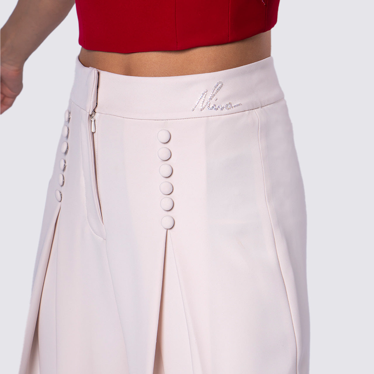 FRONT BUTTON PLEATED PANTS